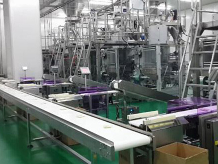 轉(zhuǎn)盤式糖果包裝機(jī)客戶現(xiàn)場(chǎng)